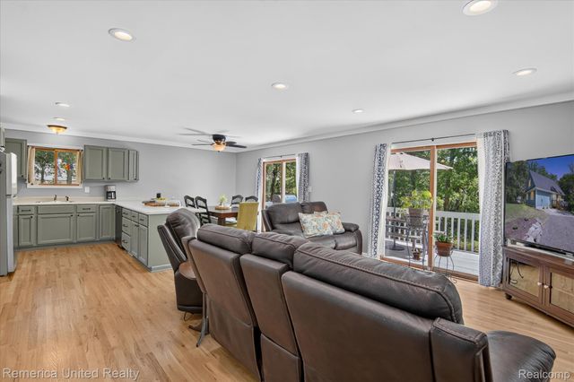 11521 Westshore Drive, Putnam Township, MI 48169