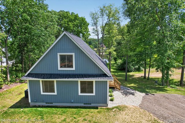 11521 Westshore Drive, Putnam Township, MI 48169