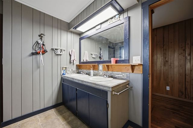 2609 1st Avenue SW, Cedar Rapids, IA 52404
