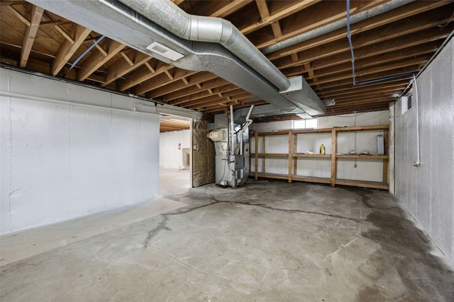 2609 1st Avenue SW, Cedar Rapids, IA 52404