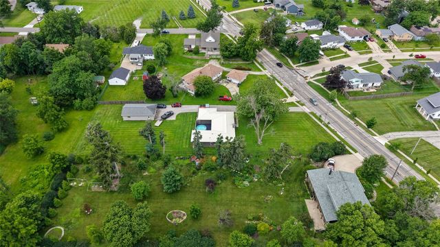 2609 1st Avenue SW, Cedar Rapids, IA 52404