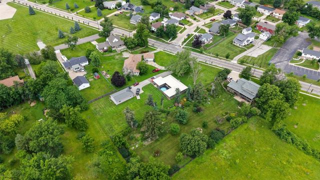 2609 1st Avenue SW, Cedar Rapids, IA 52404