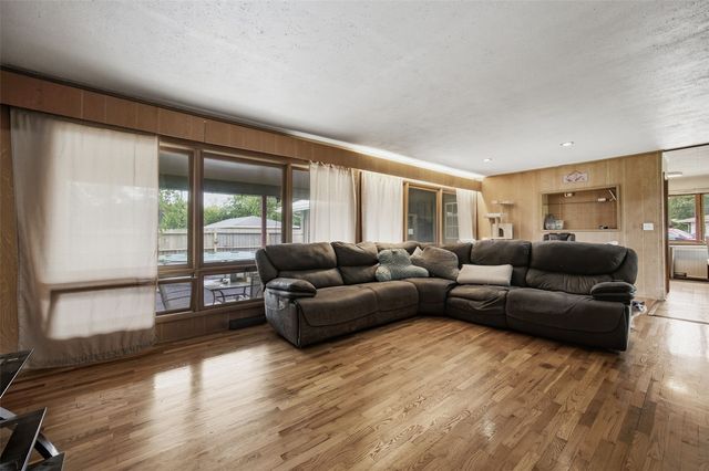 2609 1st Avenue SW, Cedar Rapids, IA 52404