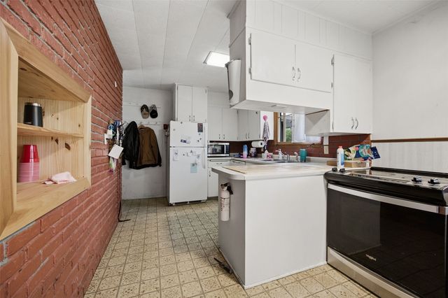2609 1st Avenue SW, Cedar Rapids, IA 52404