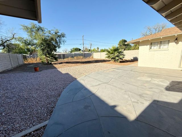1049 E 2nd Avenue, Mesa, AZ 85204
