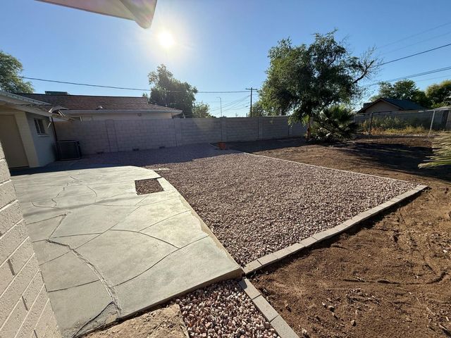 1049 E 2nd Avenue, Mesa, AZ 85204