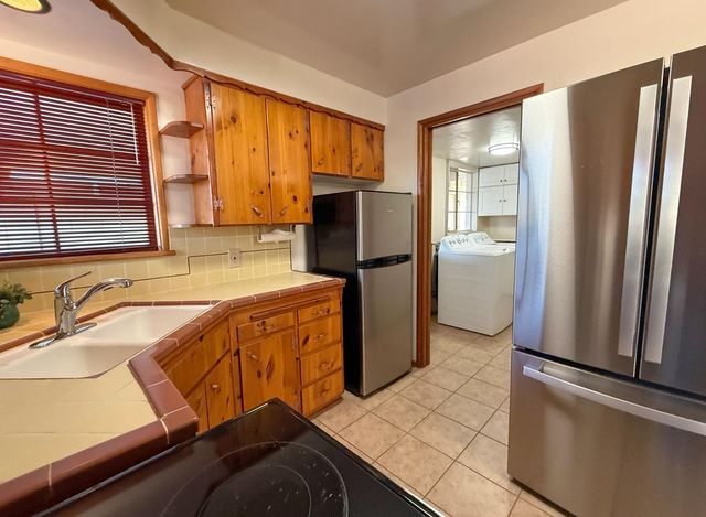 1049 E 2nd Avenue, Mesa, AZ 85204