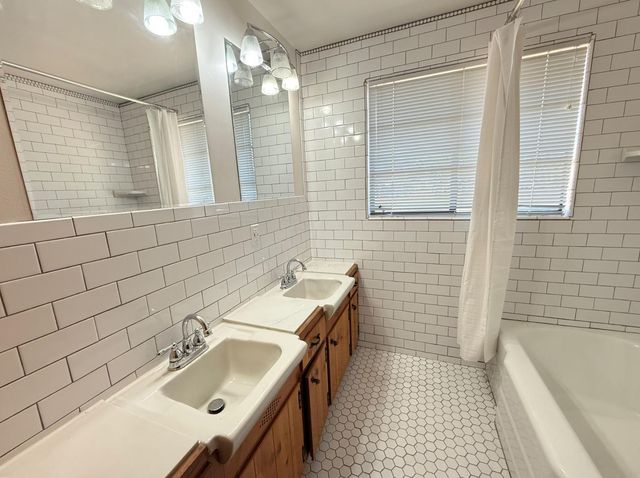 1049 E 2nd Avenue, Mesa, AZ 85204