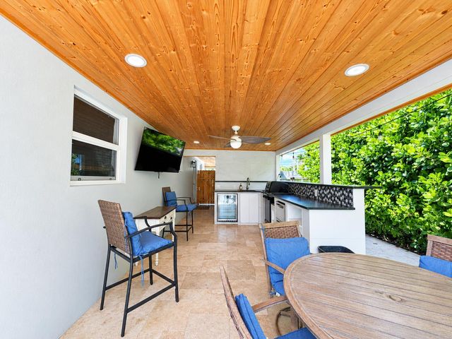 7610 S Olive Avenue, West Palm Beach, FL 33405