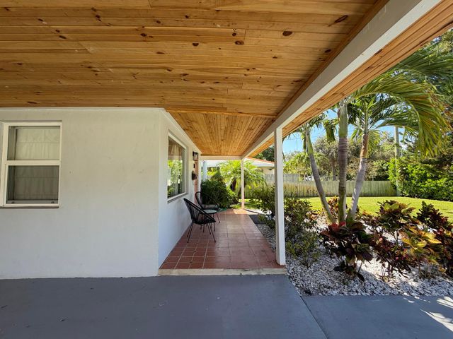 7610 S Olive Avenue, West Palm Beach, FL 33405