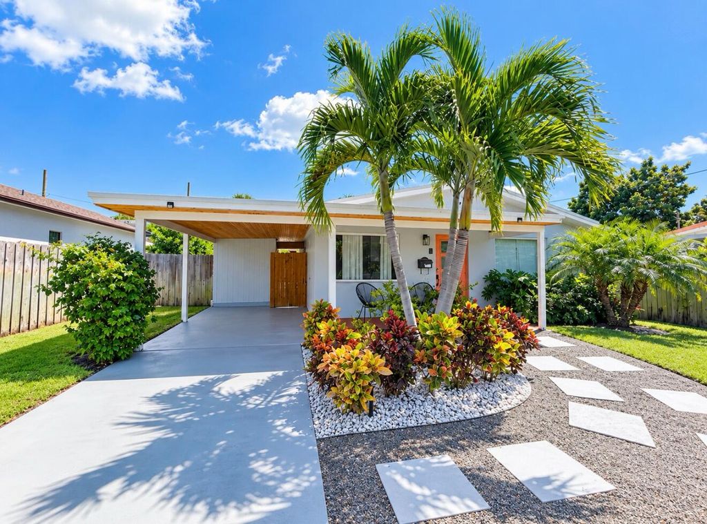 7610 S Olive Avenue, West Palm Beach, FL 33405