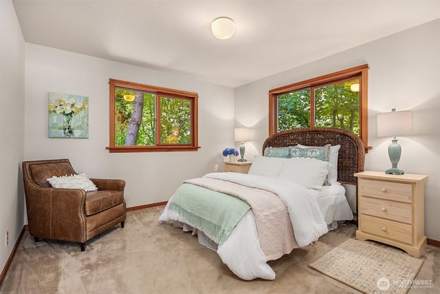 5788 Packard Lane NE, Bainbridge Island, WA 98110