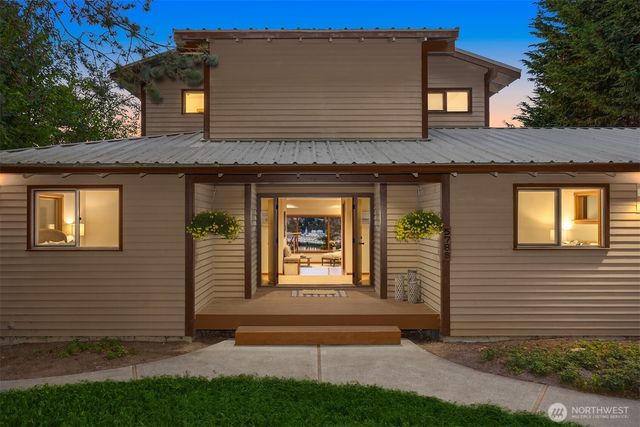 5788 Packard Lane NE, Bainbridge Island, WA 98110