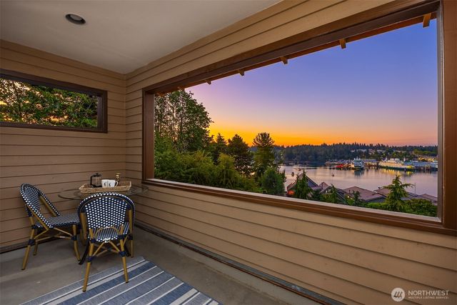 5788 Packard Lane NE, Bainbridge Island, WA 98110
