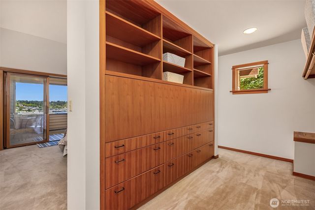 5788 Packard Lane NE, Bainbridge Island, WA 98110