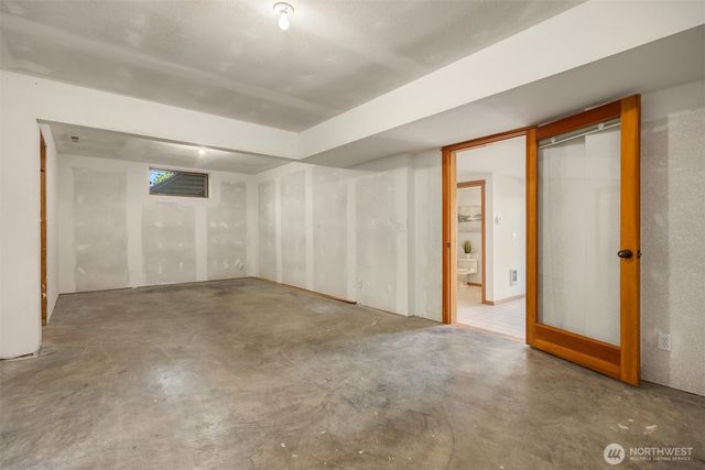 5788 Packard Lane NE, Bainbridge Island, WA 98110