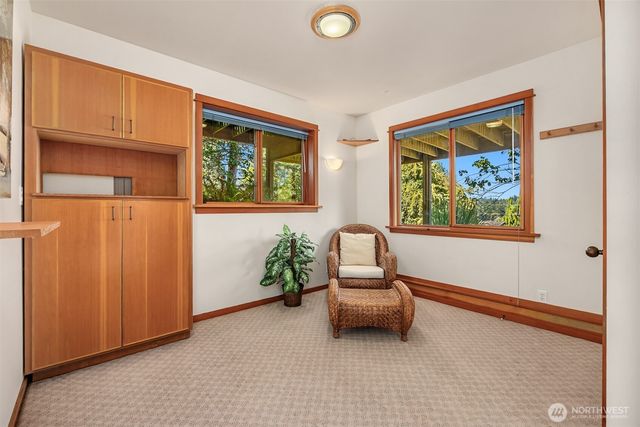 5788 Packard Lane NE, Bainbridge Island, WA 98110