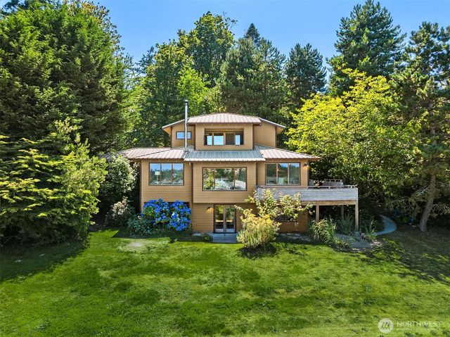 5788 Packard Lane NE, Bainbridge Island, WA 98110