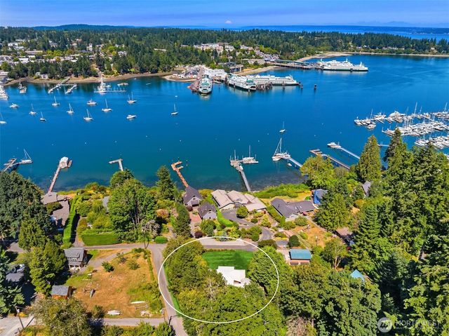 5788 Packard Lane NE, Bainbridge Island, WA 98110
