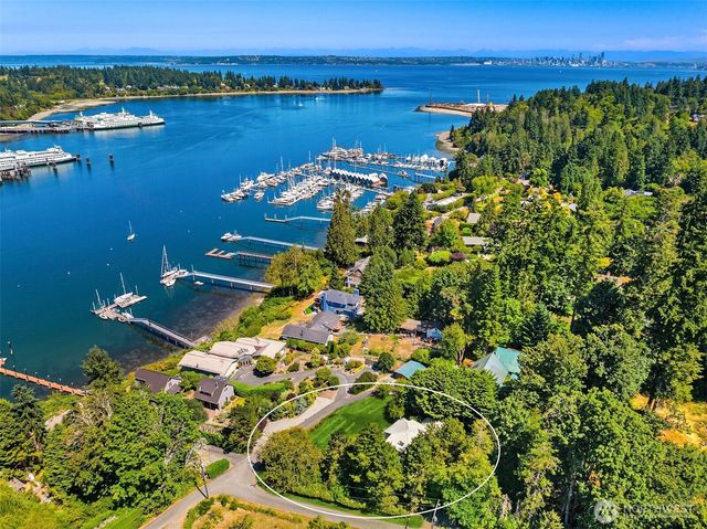 5788 Packard Lane NE, Bainbridge Island, WA 98110