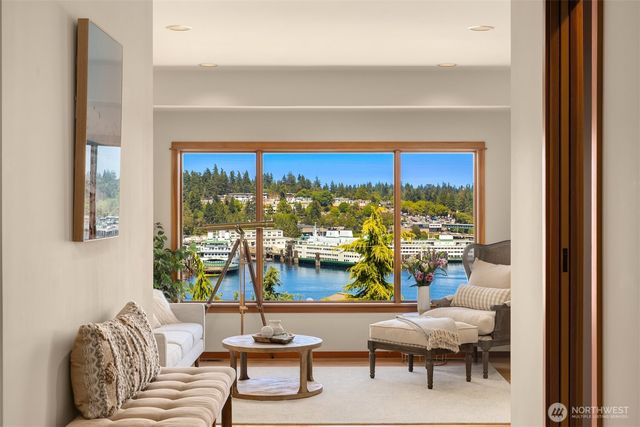 5788 Packard Lane NE, Bainbridge Island, WA 98110