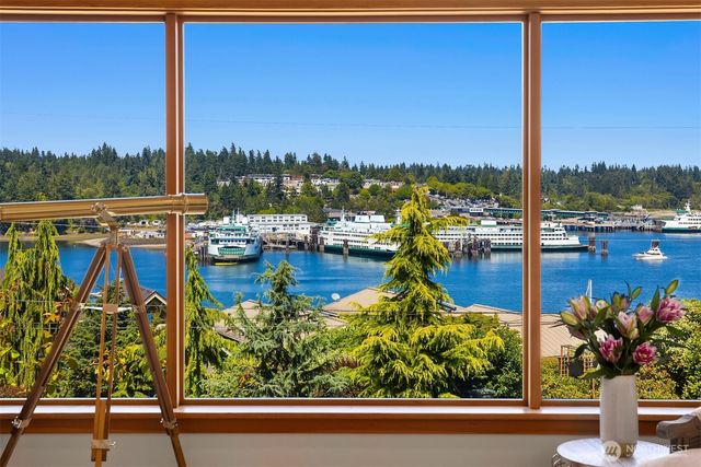 5788 Packard Lane NE, Bainbridge Island, WA 98110