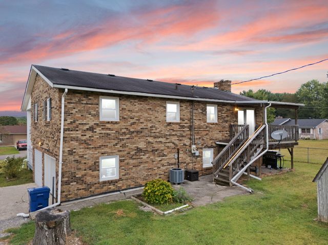 215 Hickory Avenue, Somerset, KY 42503