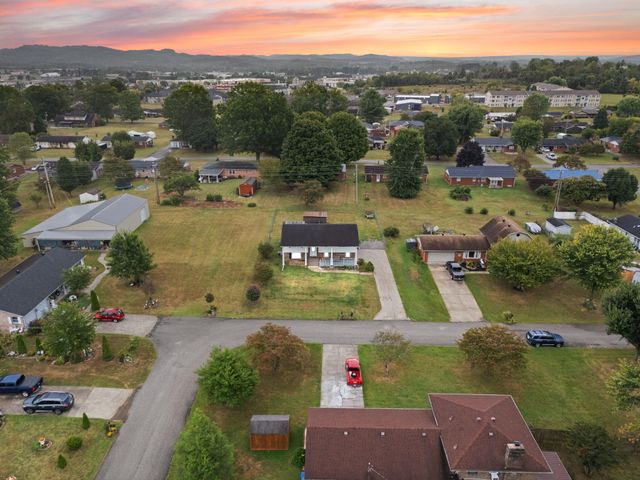 215 Hickory Avenue, Somerset, KY 42503