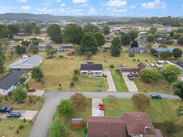 215 Hickory Avenue, Somerset, KY 42503