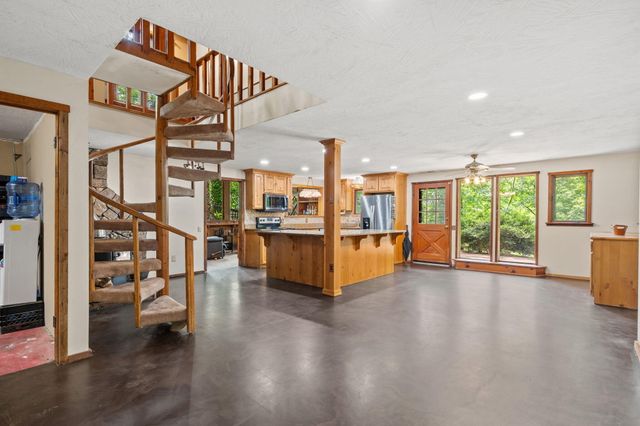 112 Bobcat Court, Forsyth, MO 65653
