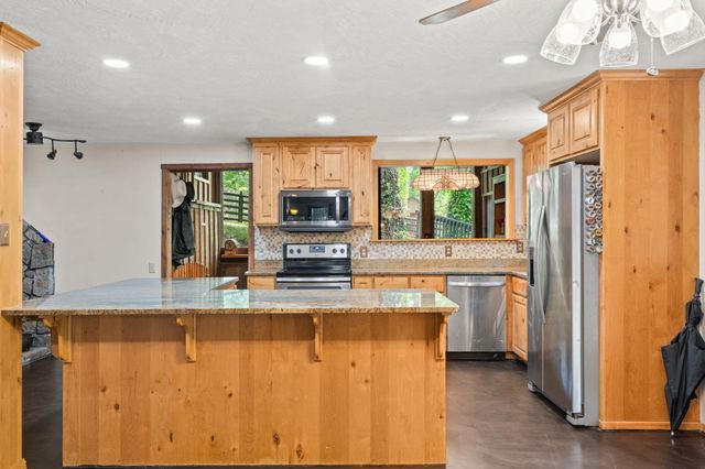 112 Bobcat Court, Forsyth, MO 65653