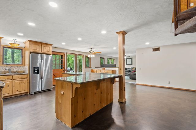 112 Bobcat Court, Forsyth, MO 65653