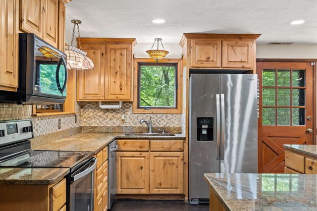 112 Bobcat Court, Forsyth, MO 65653