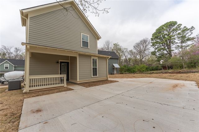 864 S Waxflower Avenue, Fayetteville, AR 72701