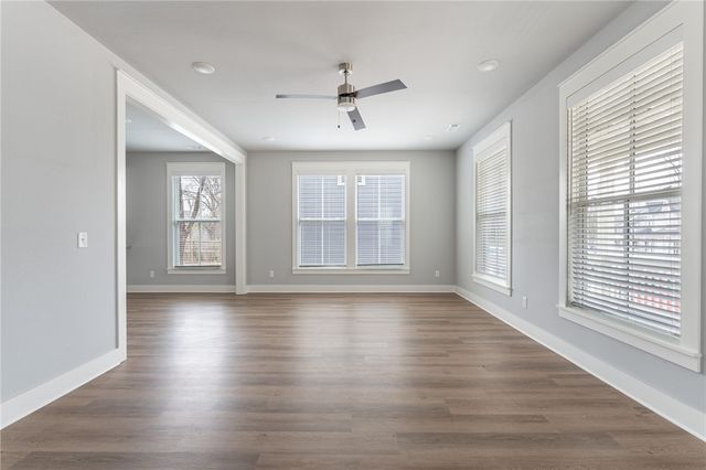 864 S Waxflower Avenue, Fayetteville, AR 72701