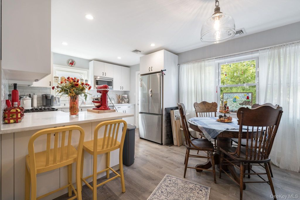 38 Middle Neck Road, Port Washington, NY 11050 — photo 4