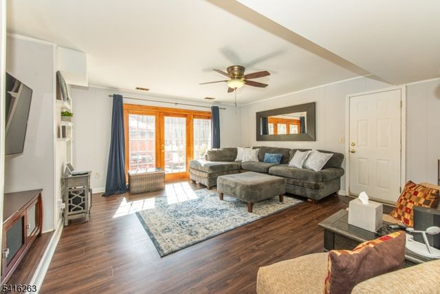 80 Toby Dr, Roxbury Twp., NJ 07876