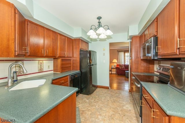 80 Toby Dr, Roxbury Twp., NJ 07876