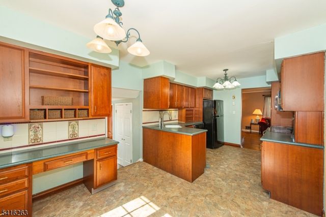 80 Toby Dr, Roxbury Twp., NJ 07876