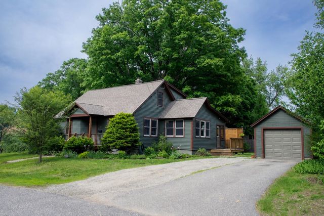 32 Marlboro Avenue, Brattleboro, VT 05301