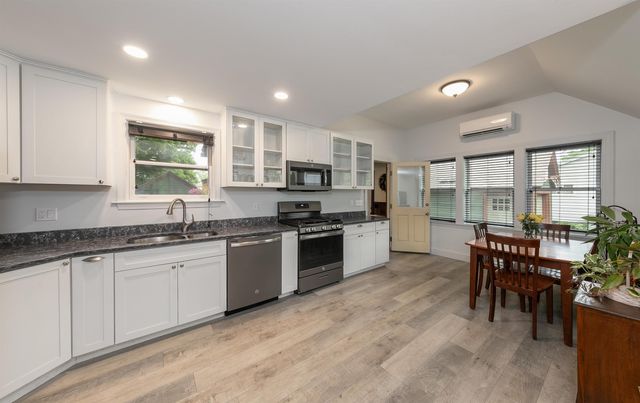 32 Marlboro Avenue, Brattleboro, VT 05301
