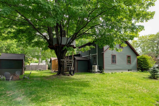 32 Marlboro Avenue, Brattleboro, VT 05301