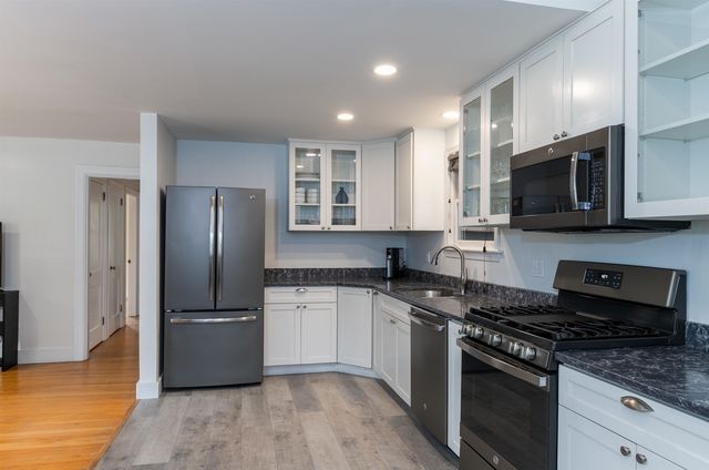 32 Marlboro Avenue, Brattleboro, VT 05301