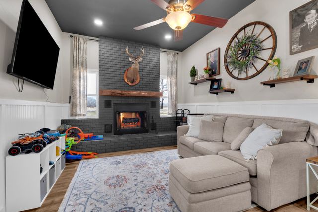 52 Hotel Rd, Flintville, TN 37335