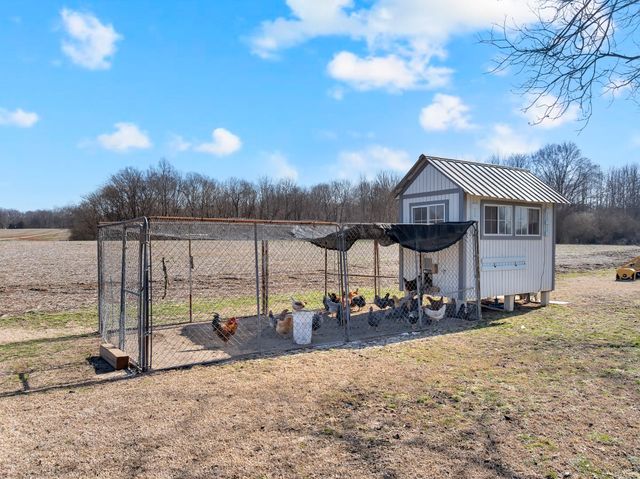 52 Hotel Rd, Flintville, TN 37335