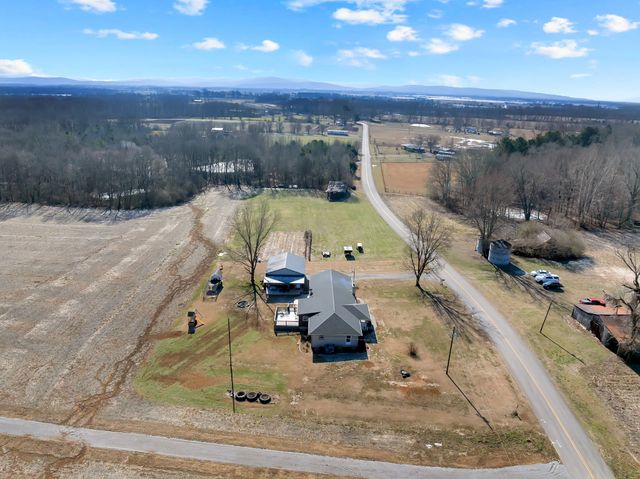 52 Hotel Rd, Flintville, TN 37335