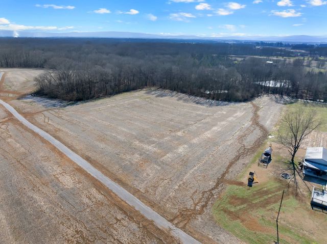 52 Hotel Rd, Flintville, TN 37335