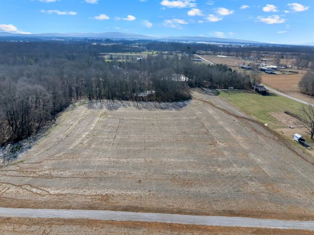 52 Hotel Rd, Flintville, TN 37335