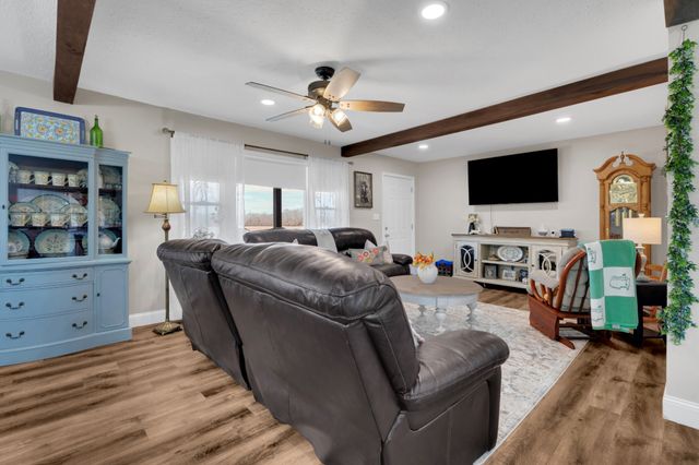 52 Hotel Rd, Flintville, TN 37335