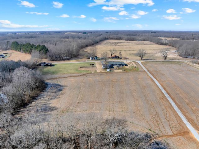 52 Hotel Rd, Flintville, TN 37335